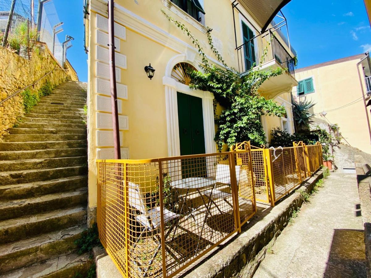 Al Castello Apartment Riomaggiore Luaran gambar