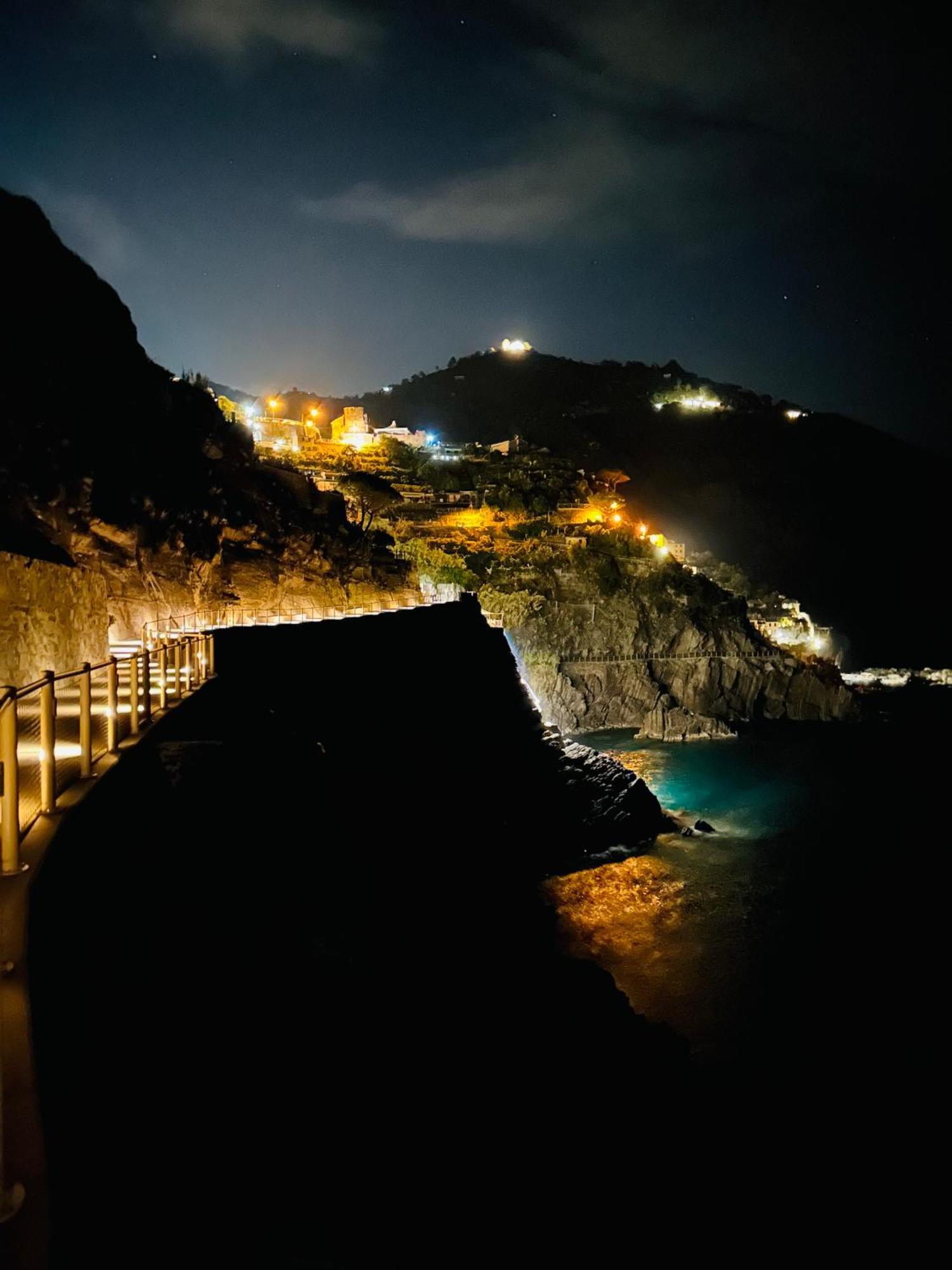 Al Castello Apartment Riomaggiore Luaran gambar